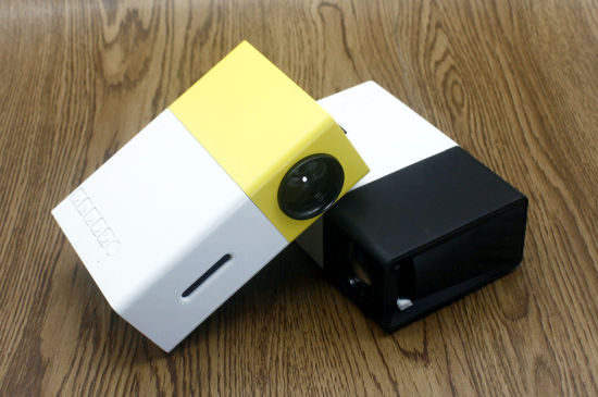 Carro Moda | Mini Projector - De meest draagbare projector voor thuis